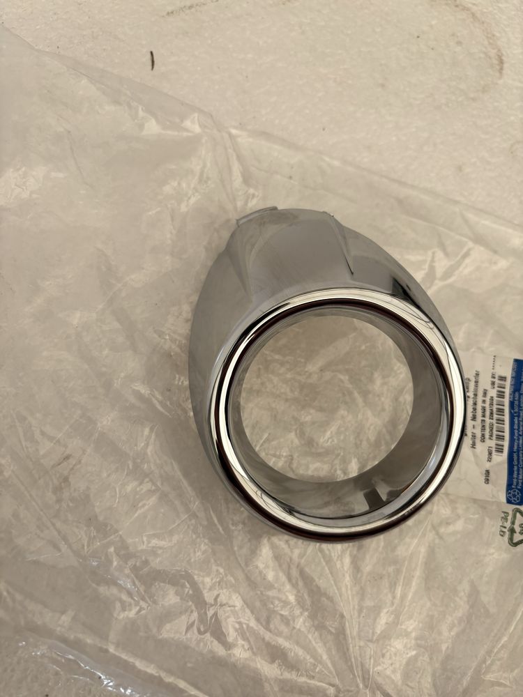 Ford Fiesta MK7 08-12 chrom zderzaka ramka halogenu prawy przód prawa