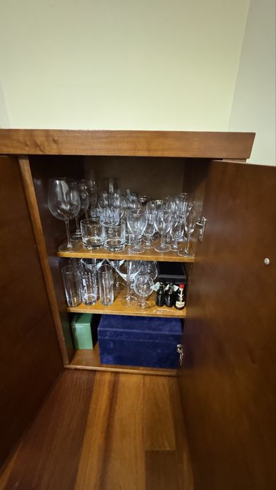 Movel de sala (Madeira Maciça)