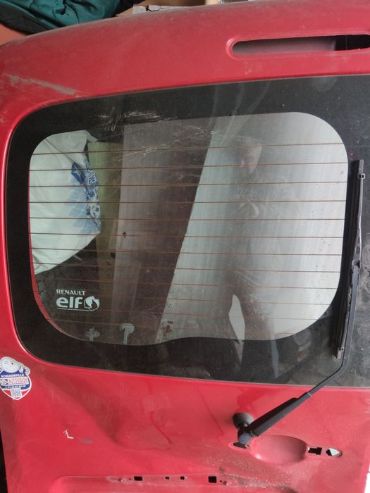 Стекло на Рено Кенго 2