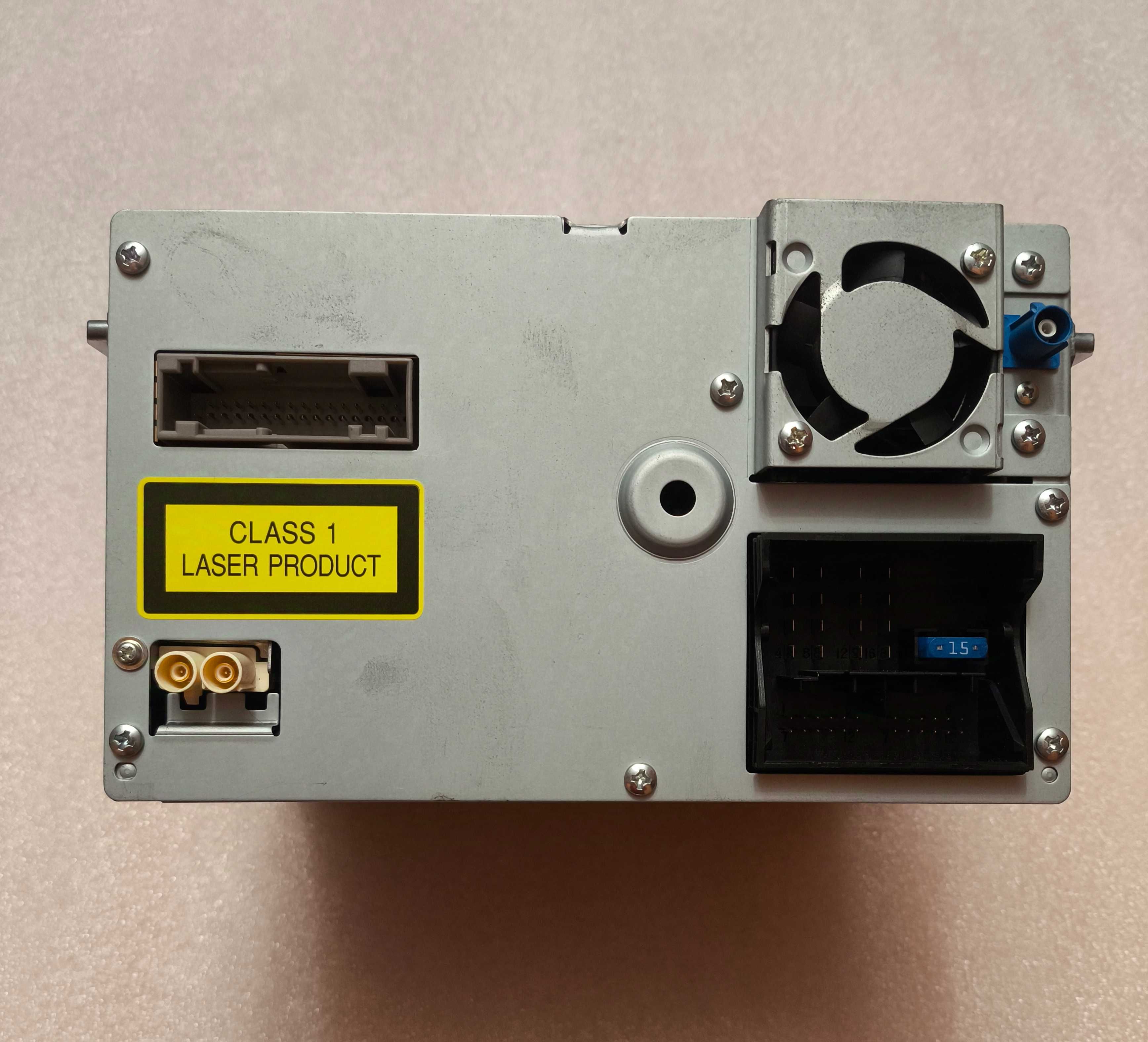 Radio RNS-E RNS-E LED Piano black +kod  Audi A3 S3 8P Audi navigation