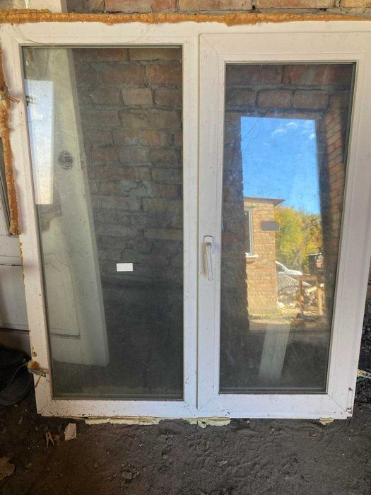 Продам Окна Пластиковые Двухкамерные 124 на 140 см (8шт в наличии Б\У)