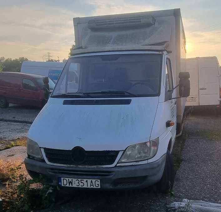 Mercedes chłodnia Thermo King 3 komory uszkodzony silnik