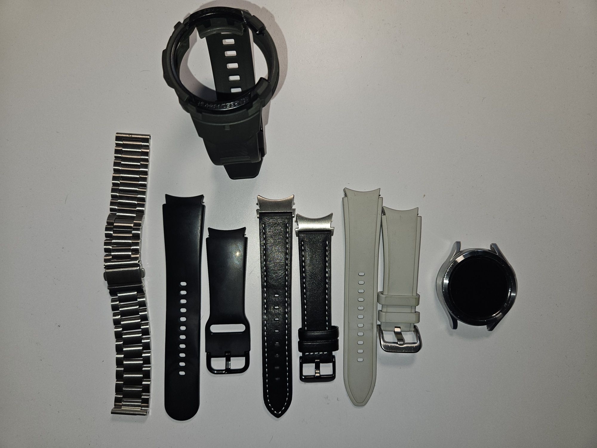 Samsung Galaxy Watch 4 Classic 46 mm z opaskami