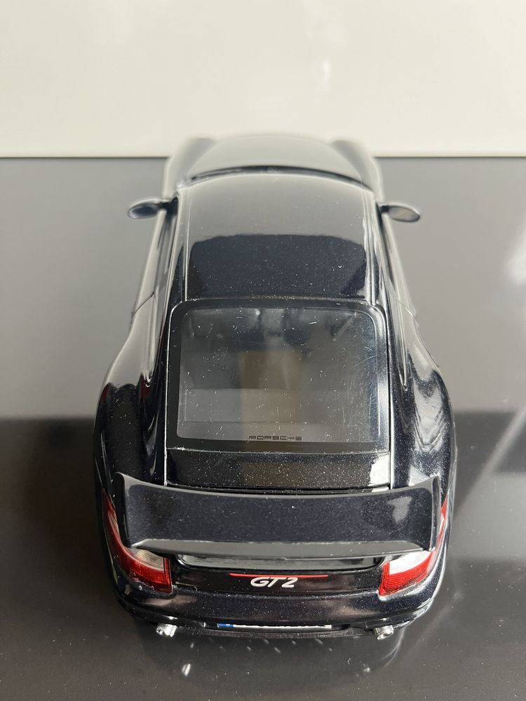 Porsche 911 GT2 модель 1:18 Norev