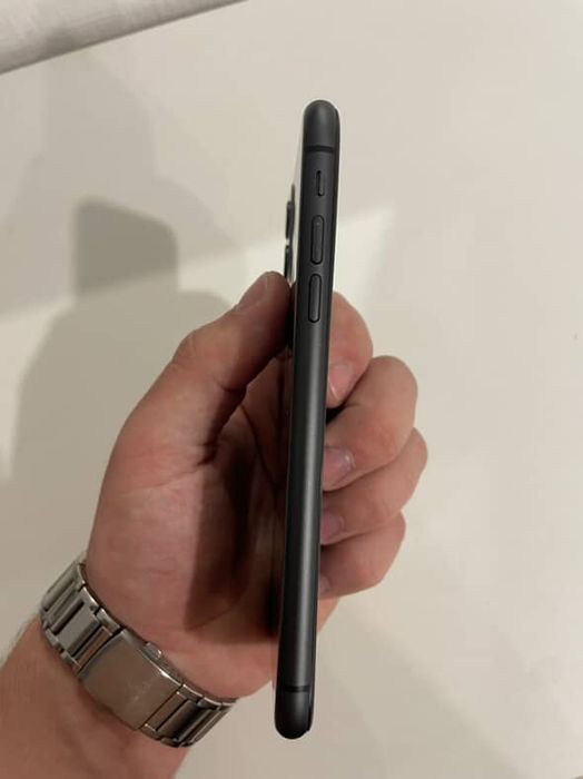 iPhone 11 в ідеальному стані