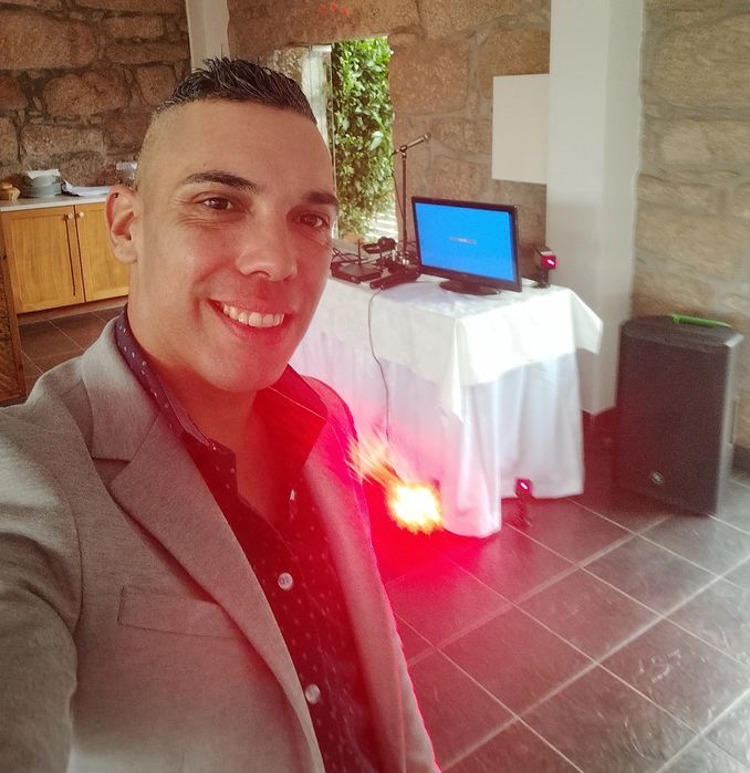 Serviços de Música ao vivo, Karaoke, DJ e Fogo de Artifício tifício