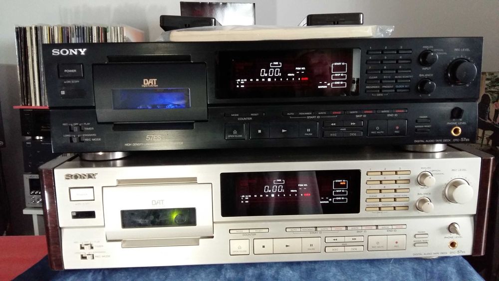 Magnetofon cyfrowy DAT Sony DTC-57ES
