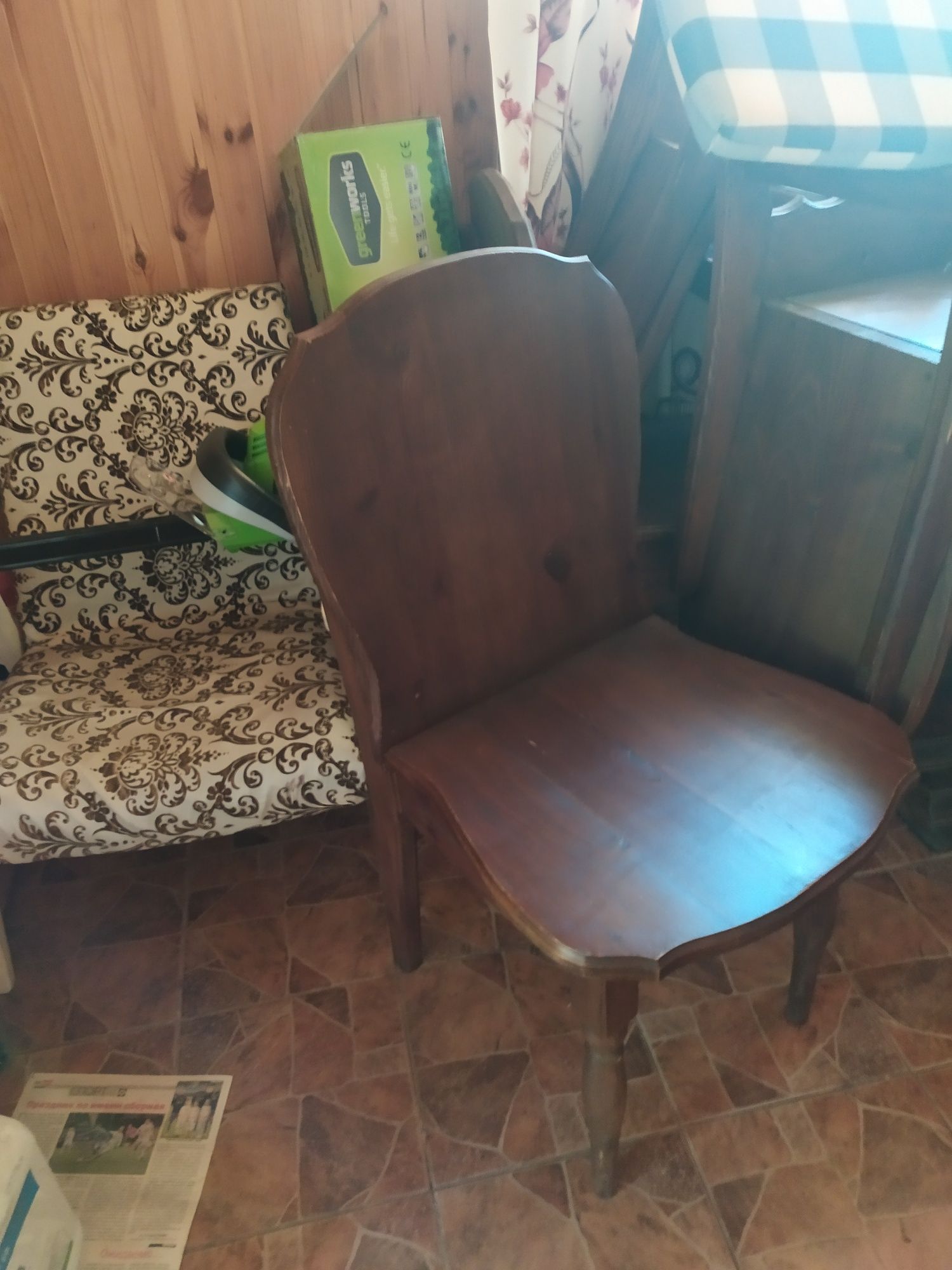 Продам стулья дубовые