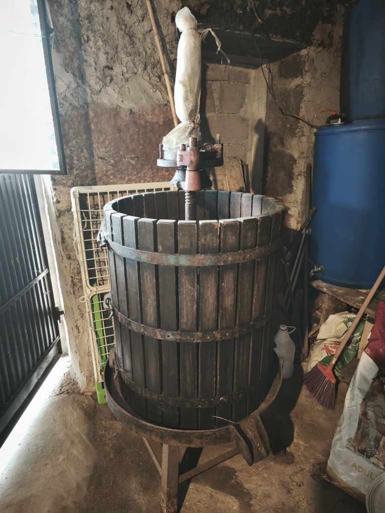Prensa para uvas