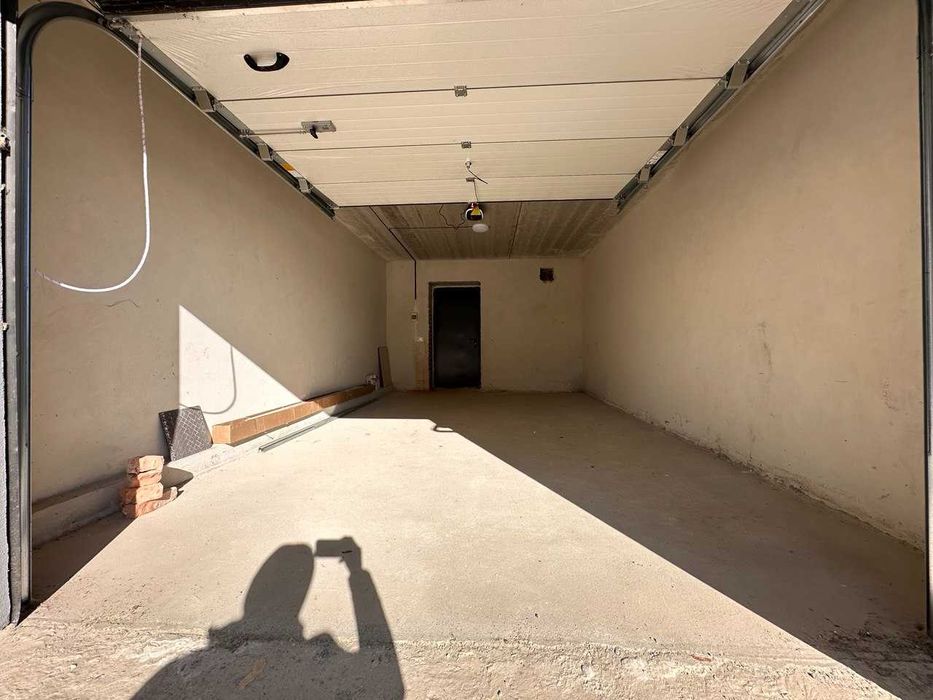 Гараж з гарним заїздом Національної Гвардії