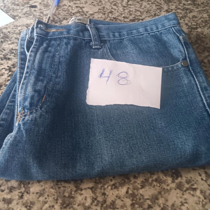 Vendo lote de 2 pares de calças de ganga Diversas calças de ganga para