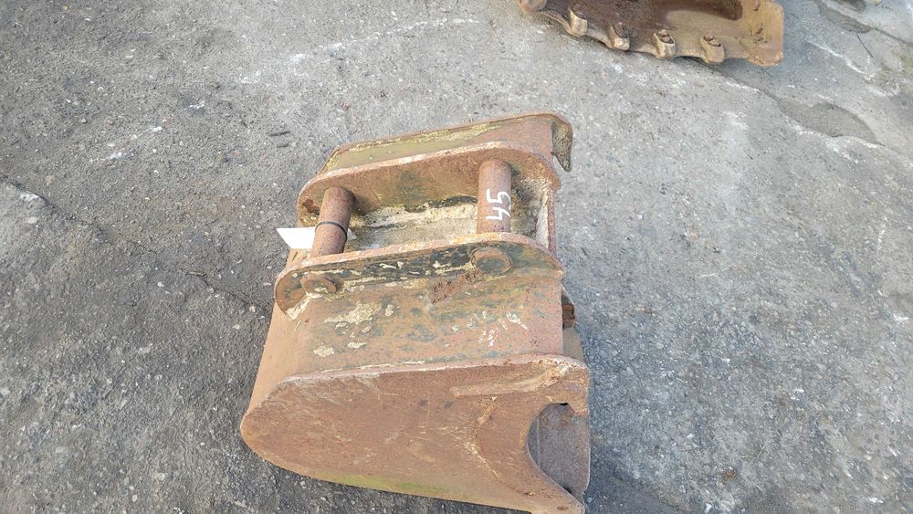 Łyżka koparki 45 cm sworzeń 45 mm JCB CAT O&K Komatsu Volvo