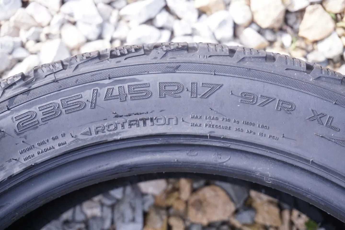 Opona Nokian HAKKAPELIITTA R2 235/45/17 97R XL