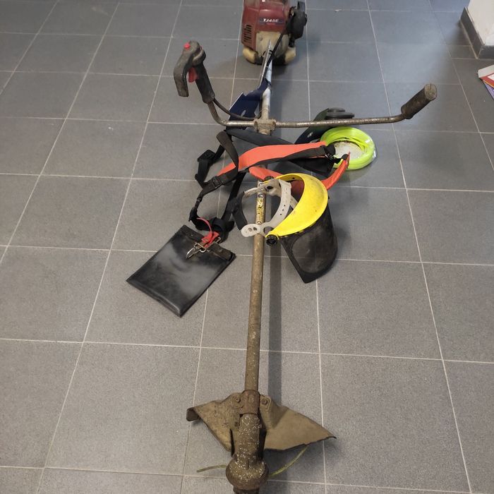 Roçadora Kawasaki a gasolina