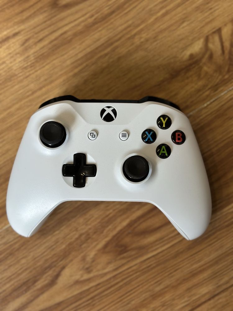 xbox one s 1TB в ідеальному стані