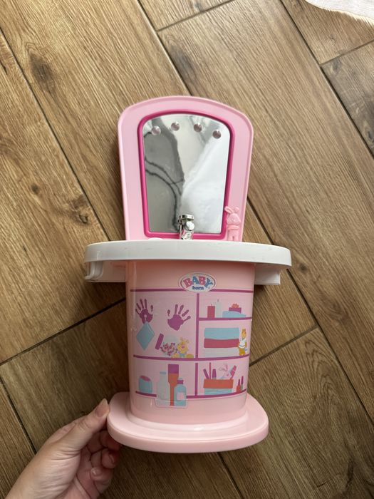 Toaletka lustro kran umywalka, świeci mebelki baby born zabawka intera