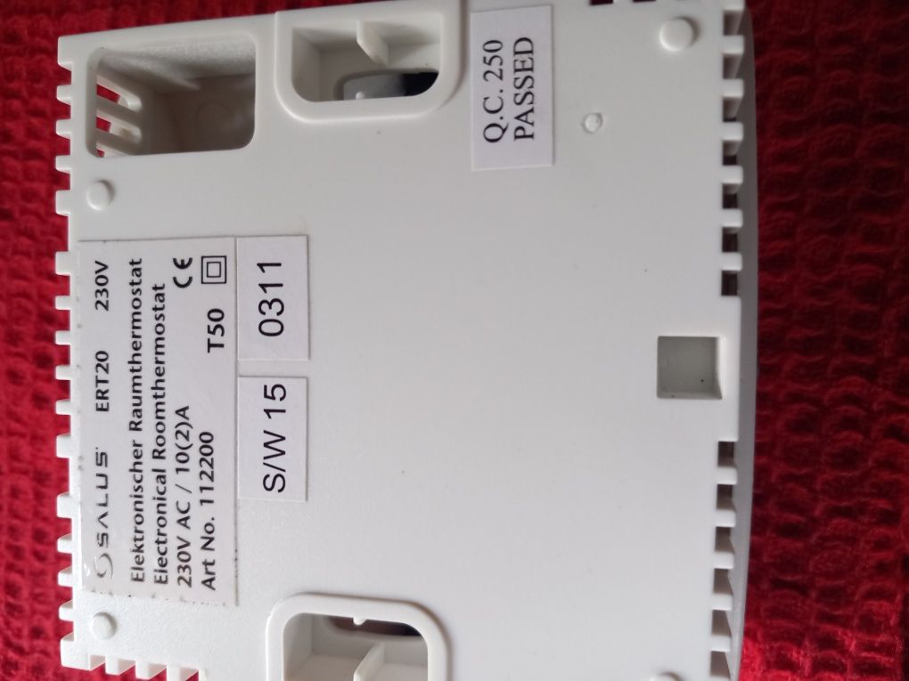 Sprzedam regulatory temperaturySALUS ERT20 230V AC 10A