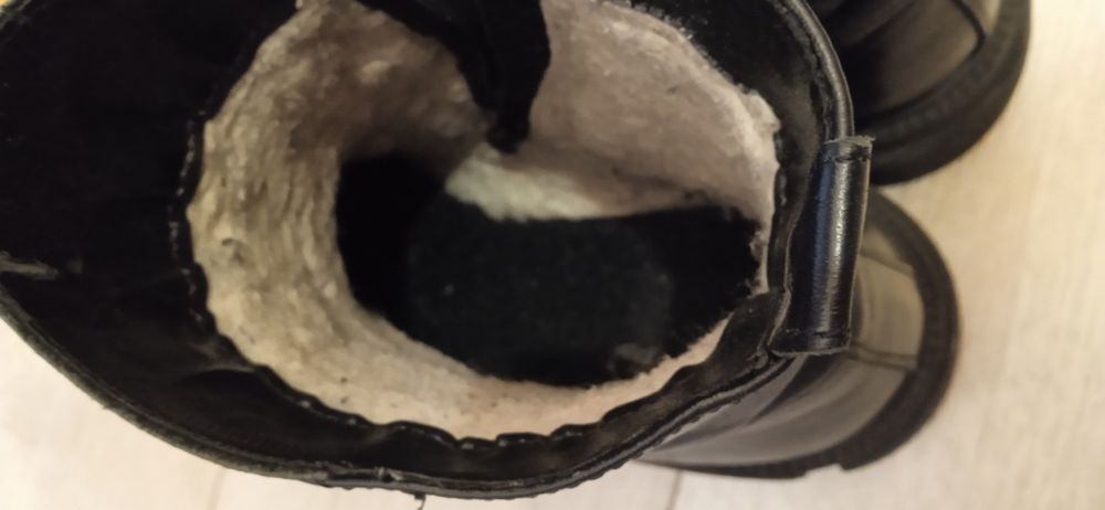 Шкіряні зимові чоботи на овчині жіночі