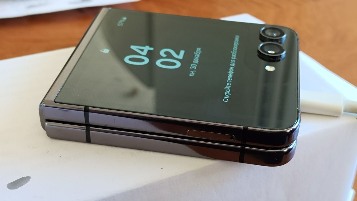 Samsung galaxy Flip 5 Black (SM-F731B) 2 сим; 8/256 GB.