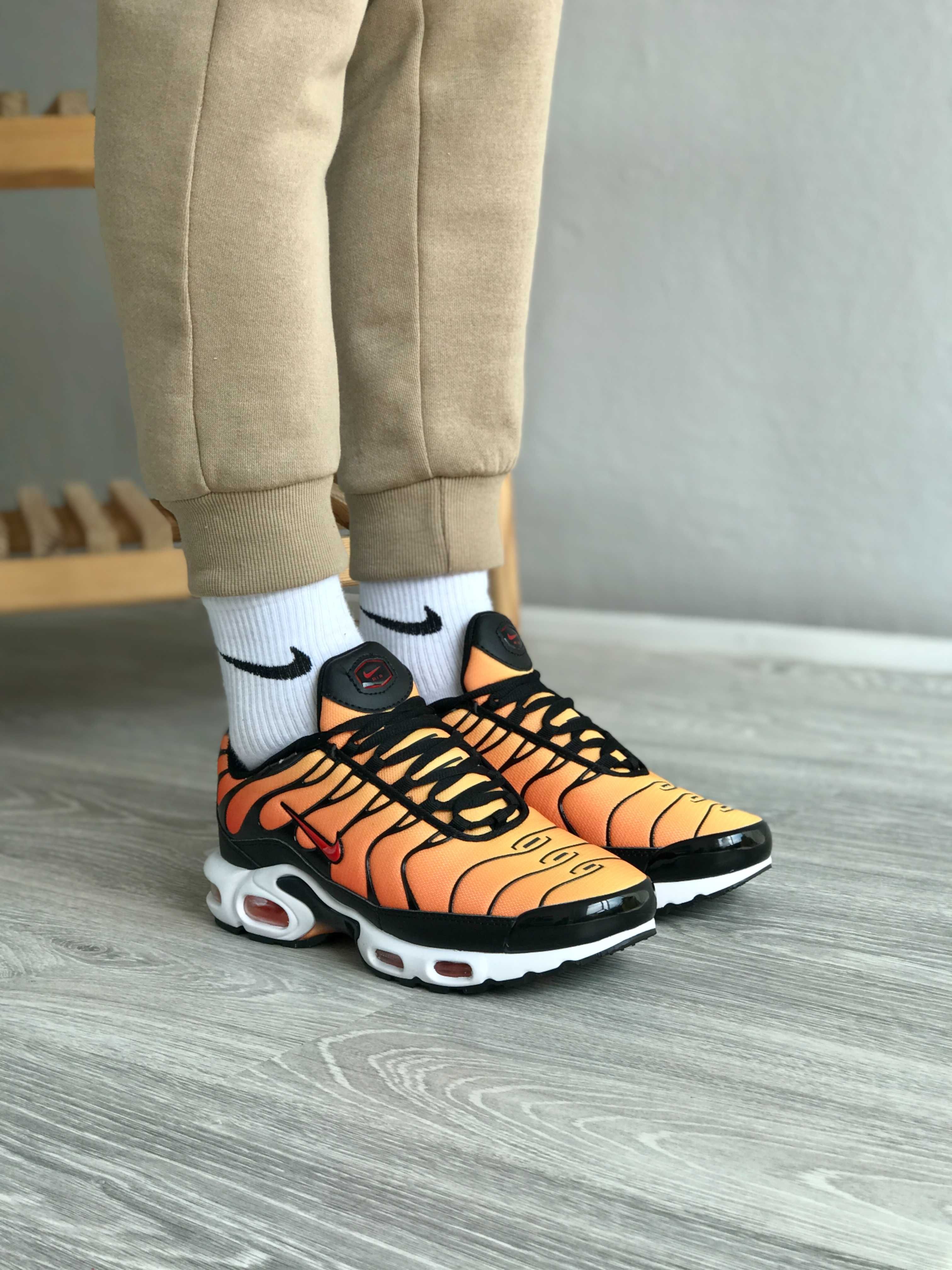 РОЗПРОДАЖ / Кросівки чоловічі Nike tn + оранжеві / мужкие Найк Тн +