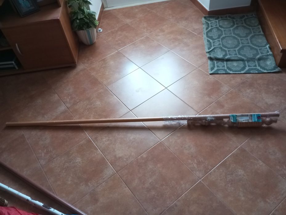 Varão para cortinados de carvalho