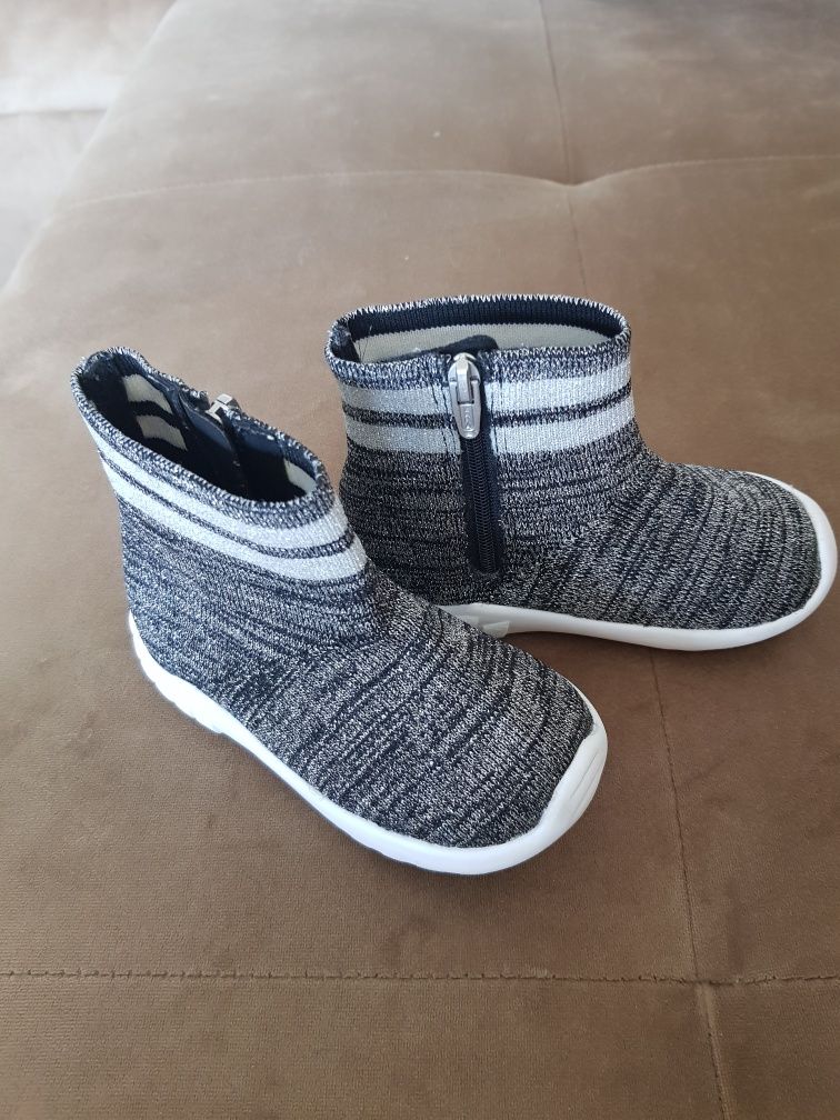 Buty dziewczęce ZARA rozm.21 .