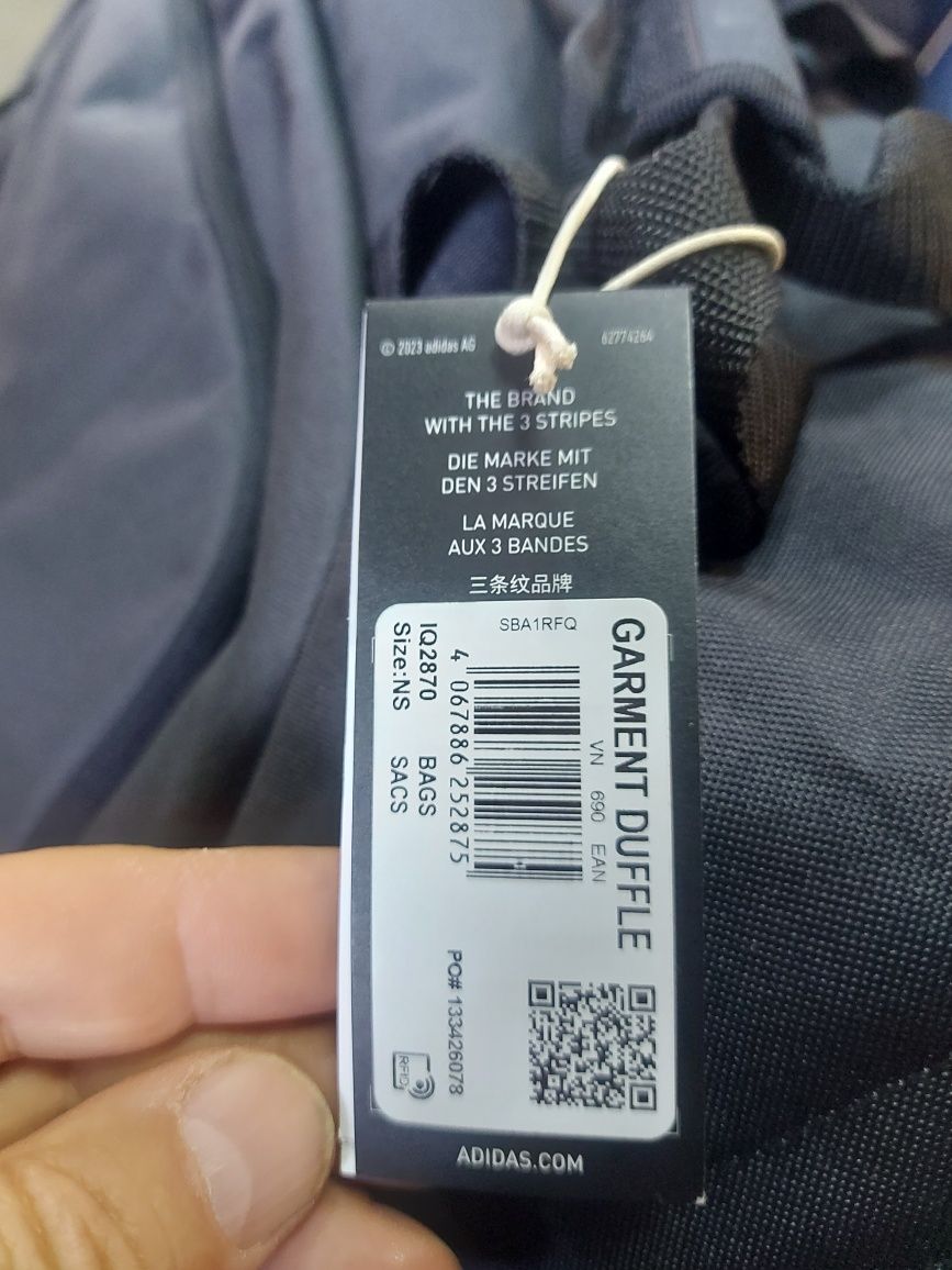 Сумка Adidas Golf Garment Duffle Bag.