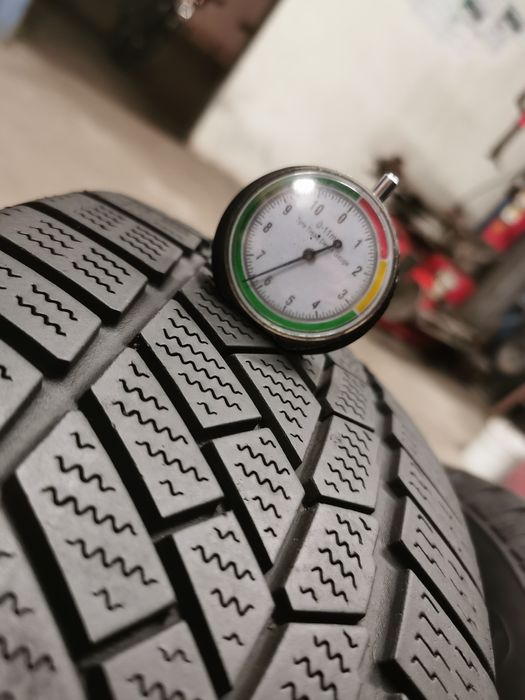 195/65R16  dwie opony zimowe Continental 17r