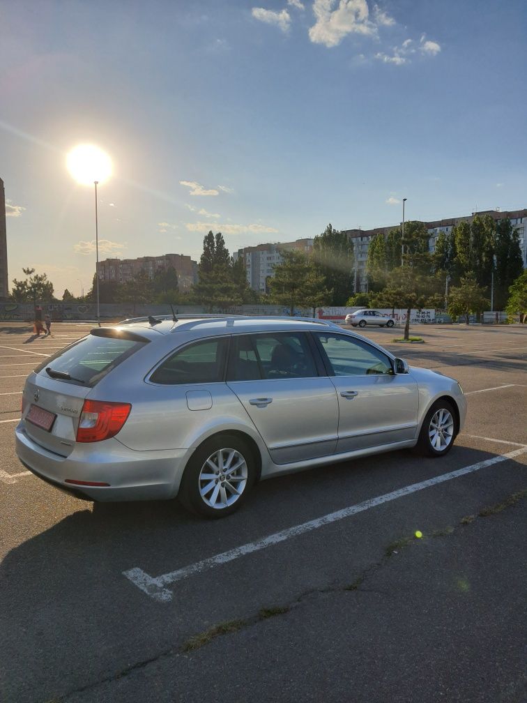 Skoda Superb Combi 2015