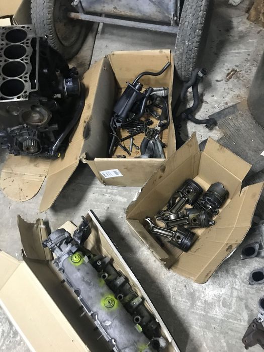 Запчастини двигуна