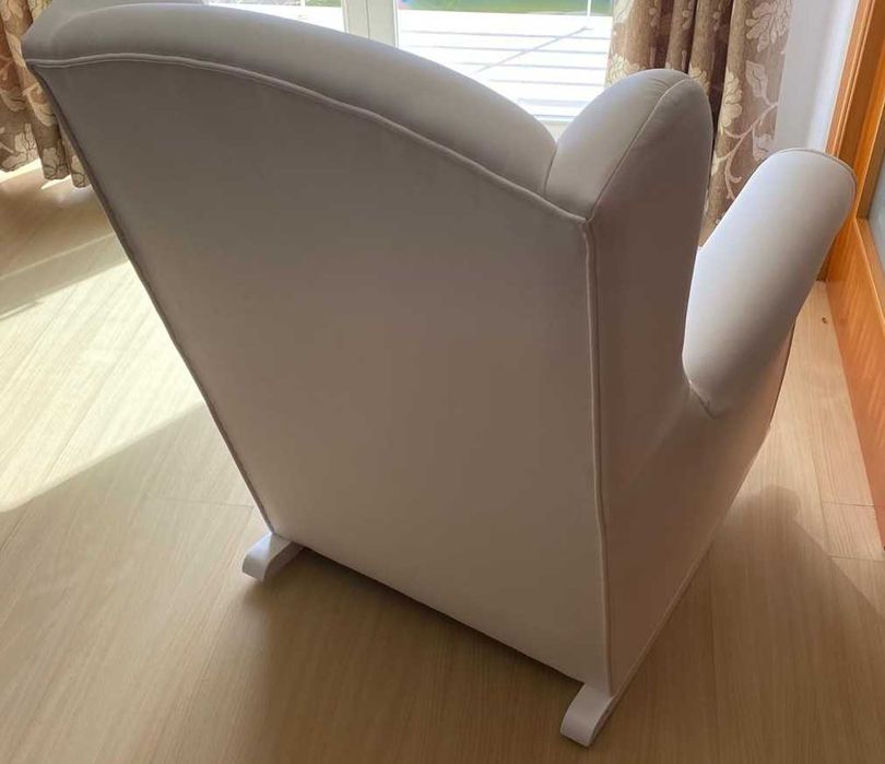 Poltrona de Amamentação Branca