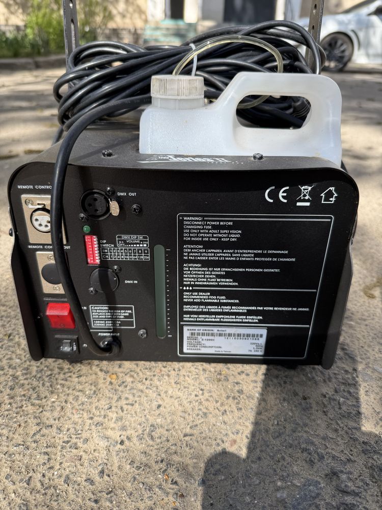 Продам дым машина Antari Z-1200II