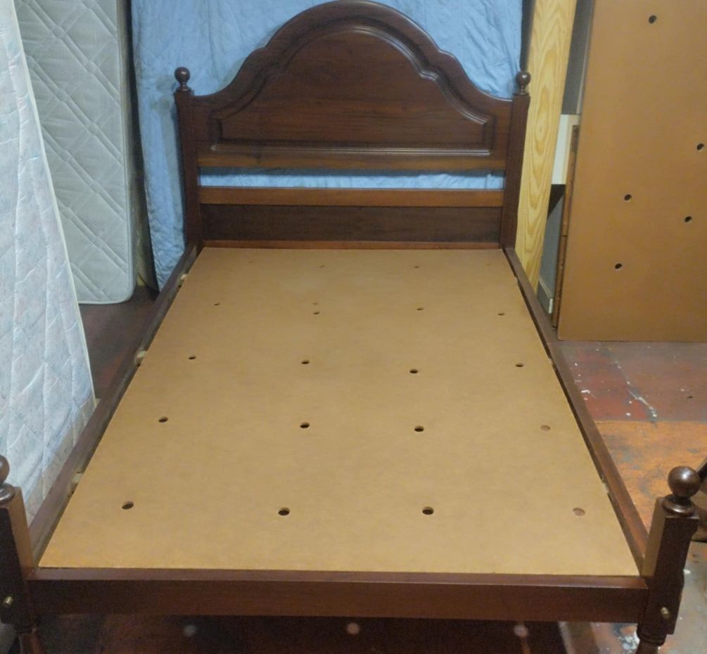 Cama de casal com colchão