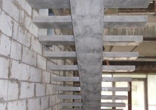 Бетонні та металеві сходи (лестница)