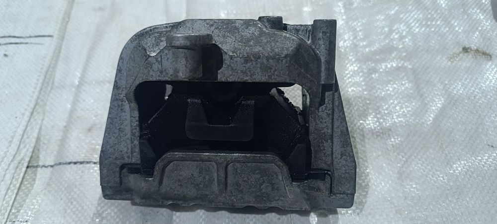 Подушка двигателя volkswagen touran