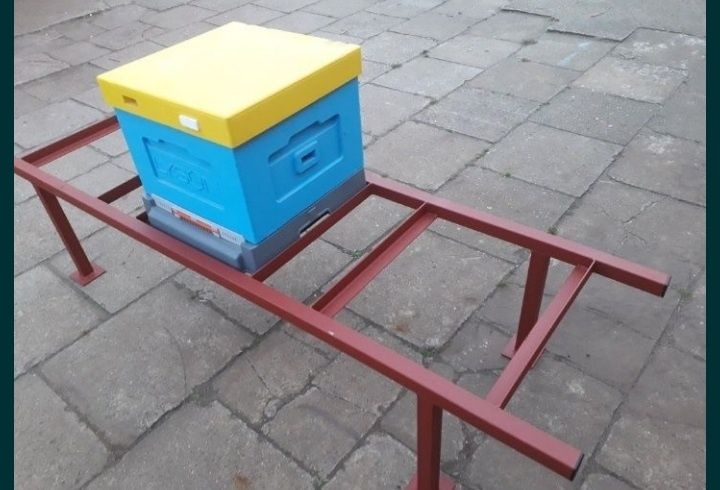 Stojaki na ule do pasieki
