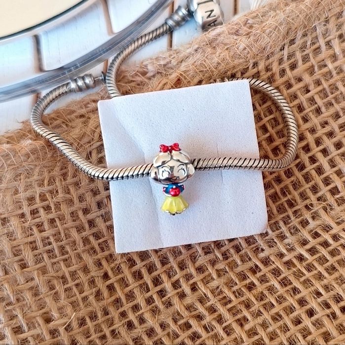 Królewna Śnieżka i 7 siedem krasnoludków zawieszka do bransoletki  cha