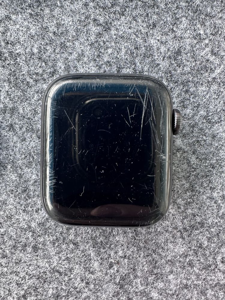 Продам Apple Watch SE Nike