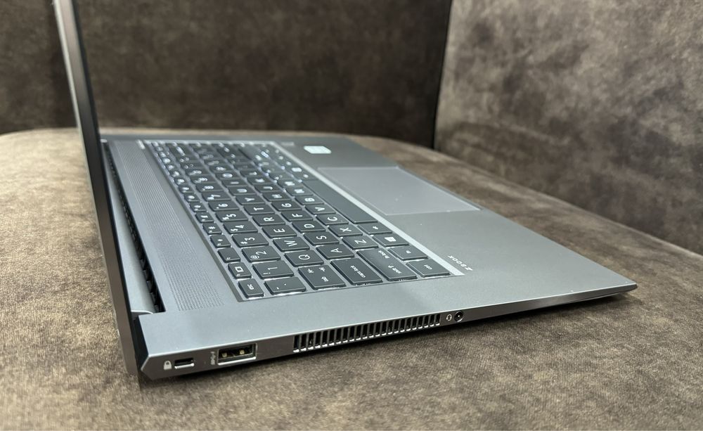 HP ZBook / 15.6 / i7 (10750H) / RAM 32 / RTX 2070 - 8 GB / SSD 512 GB