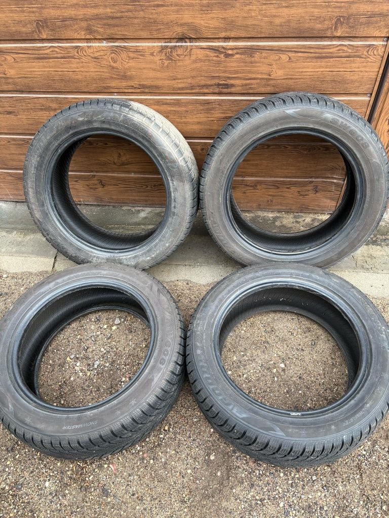 Opony zimowe 215/55 R17