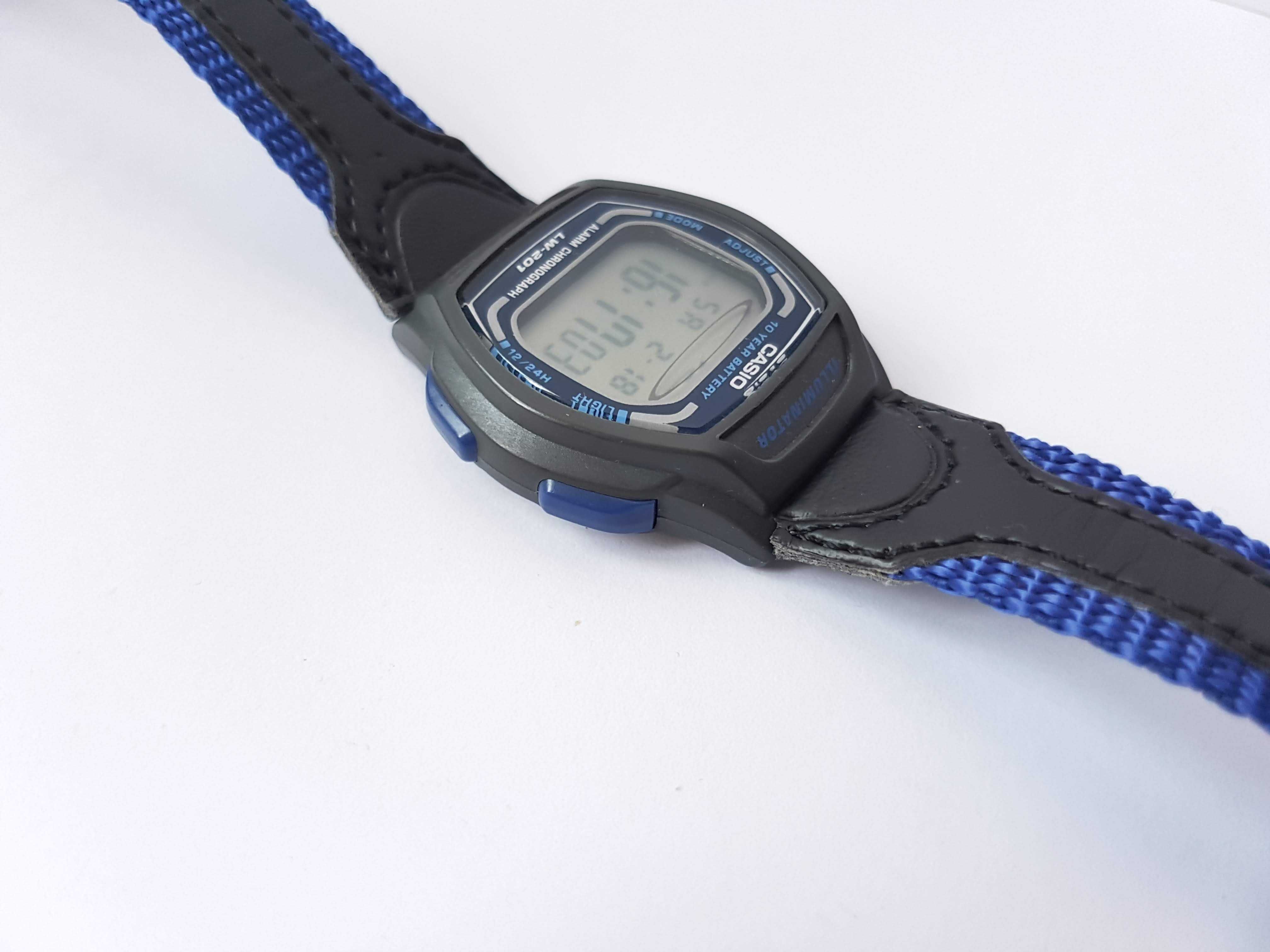 Вінтажний Casio LW201,календар,будильник,підсвітка. Під ремонт.