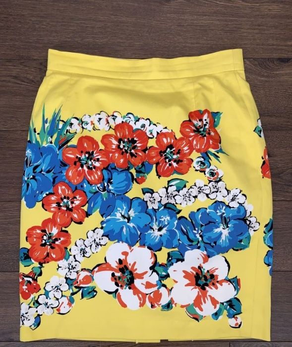 Стильная яркая желтая юбка в цветы escada s,оригинал 100% хлопок