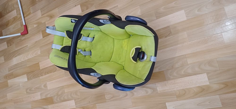 Продам автокресло детское