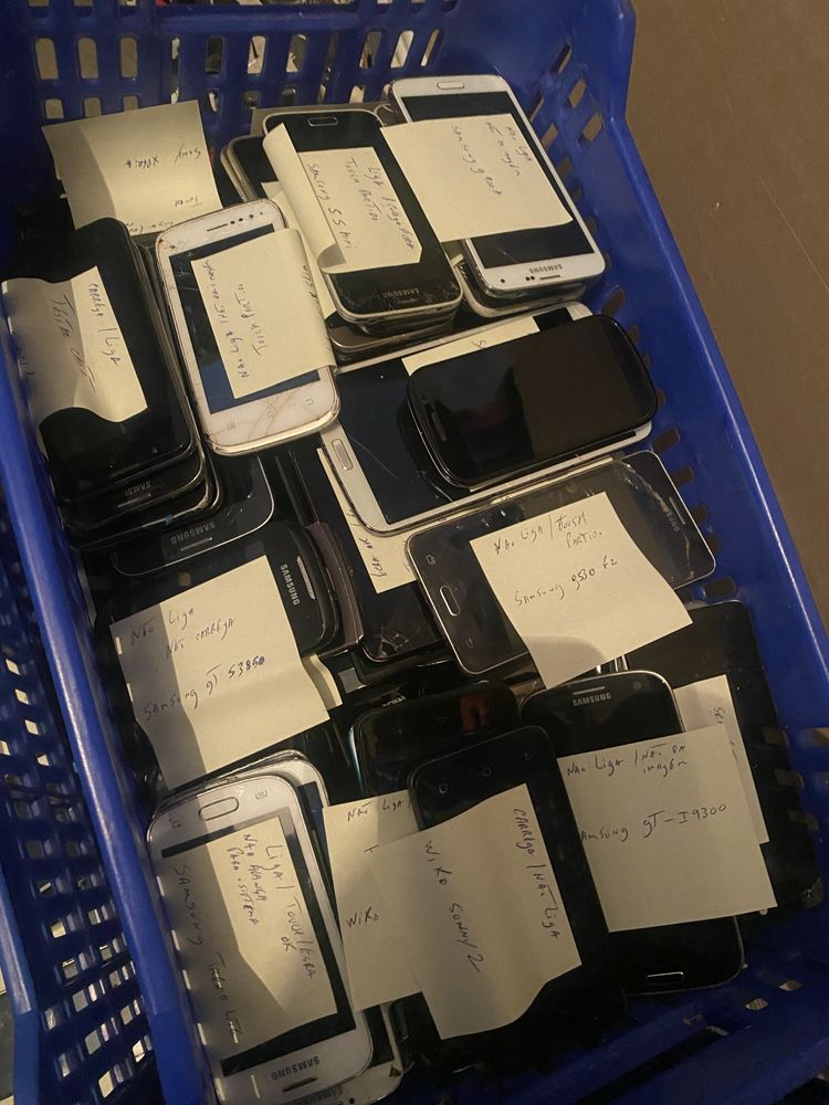Telefones para reparaçao ou peças