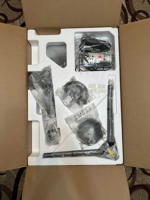 Б/У Монітор 32" Samsung (LS32BG700EIXUA) Ultra HD у Відмінному стані!