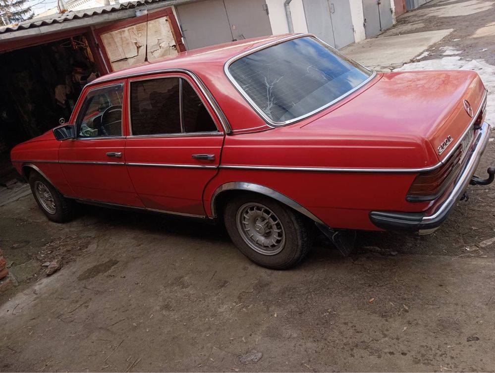 Mercedes E-class 1979 2.0 дизель