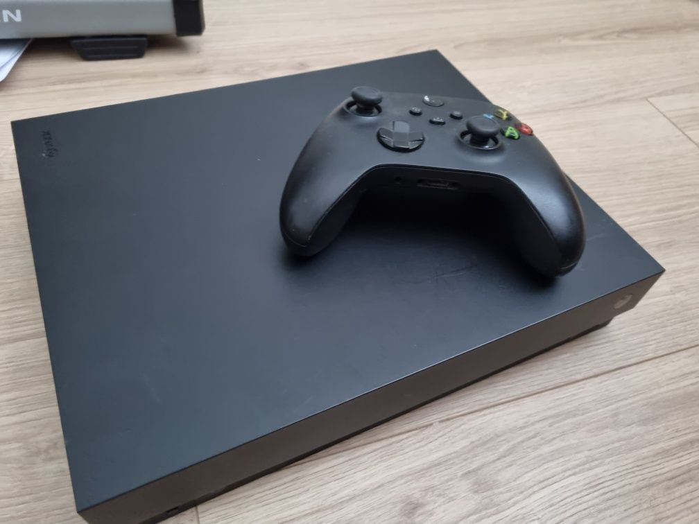 Xbox One X 1tb bdb stan pad okablowanie