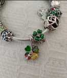 Brincos, charms e muranos originais Pandora