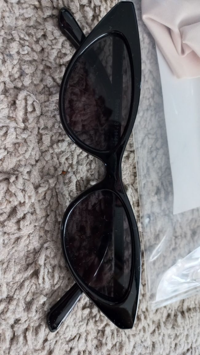 Okulary bershka pokrowiec