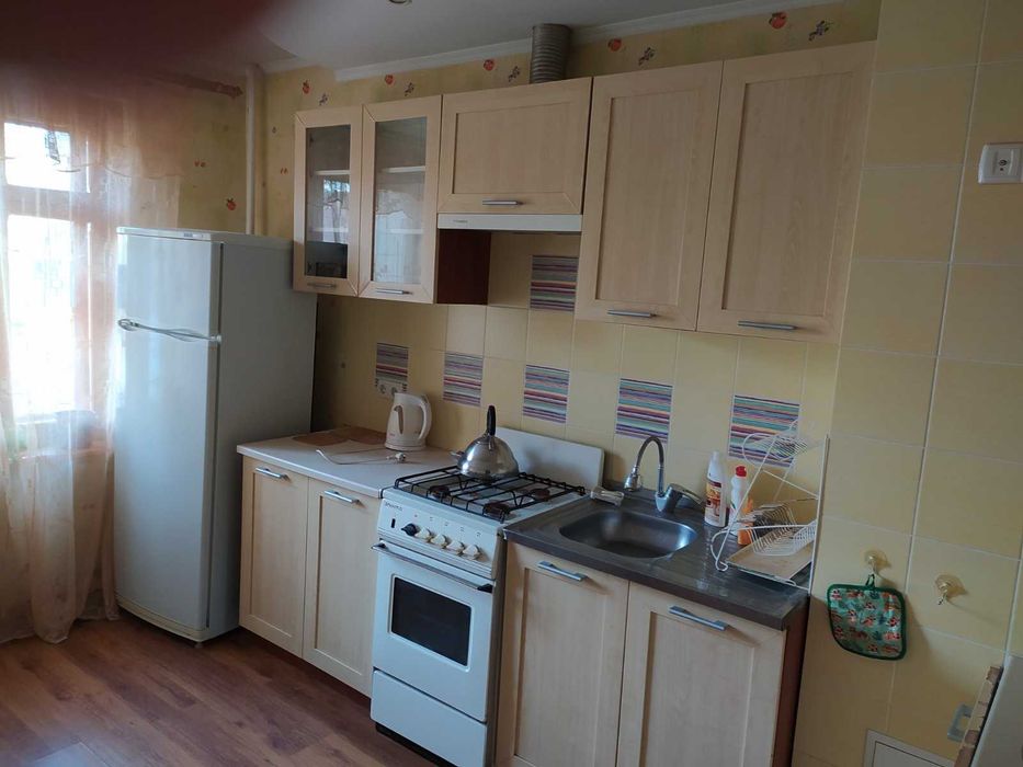 Здам квартиру двух кімнатну по вул.Космонавтів на 2 поверсі